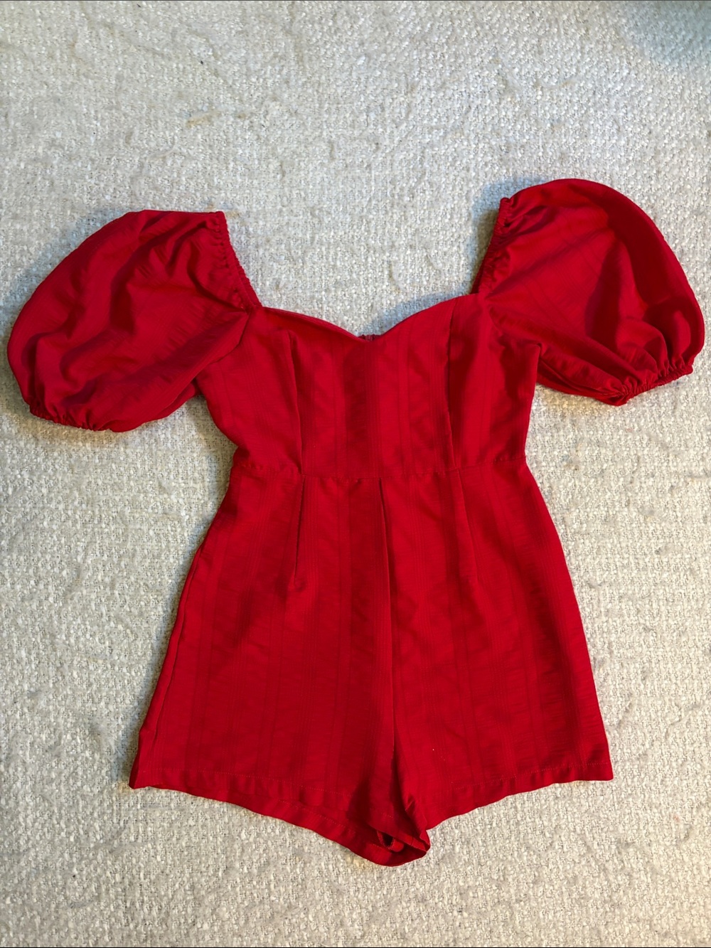 🌹 NWT SHEIN WOMENS SIZE MEDIUM RED BUBBLE SLEEVE ROMPER